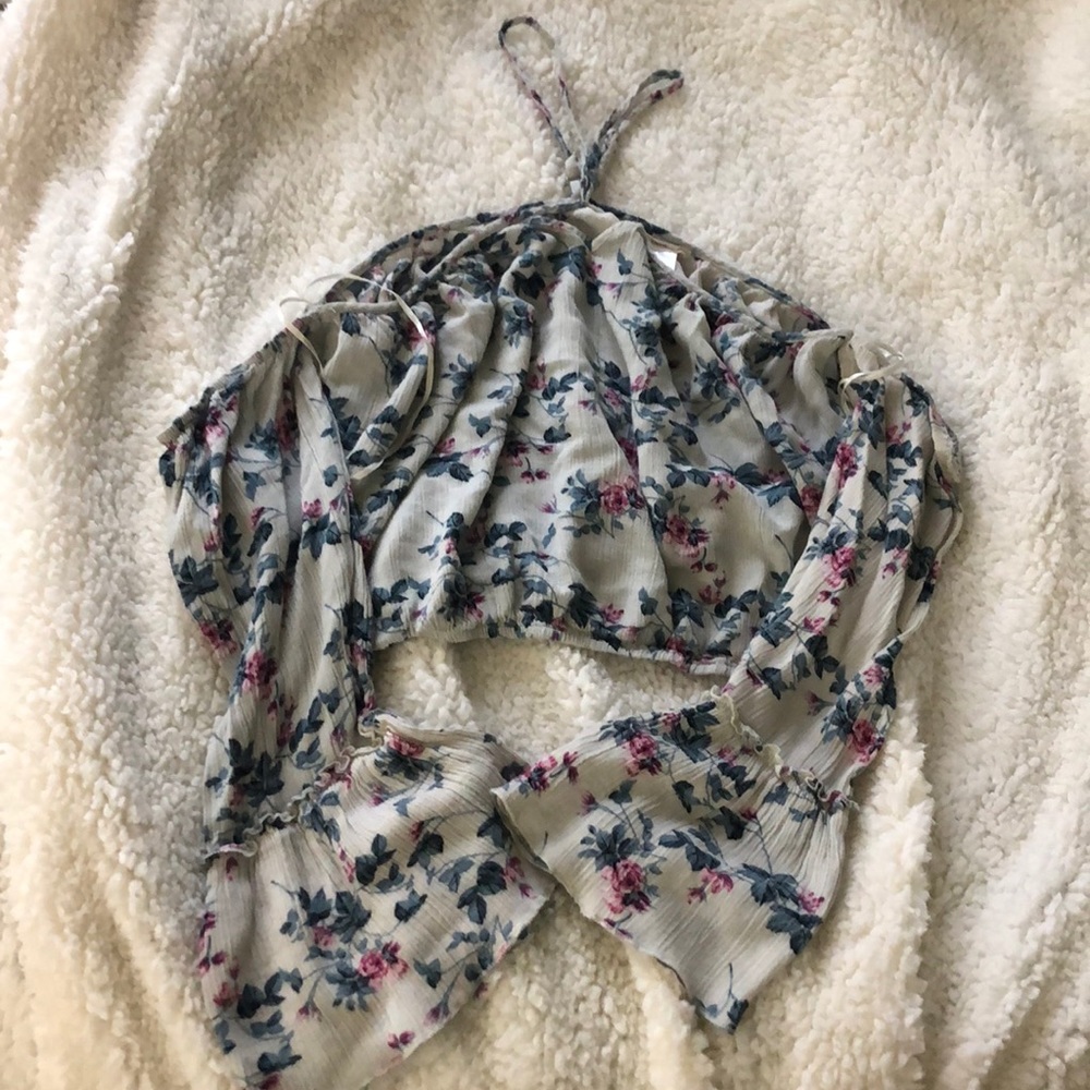 inTu Floral Crop Top Large